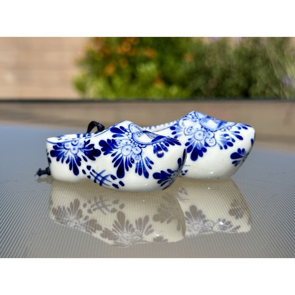 Denmark Miniature Delft blue Porcelain Pair of Dutch Shoes Clogs Collectible